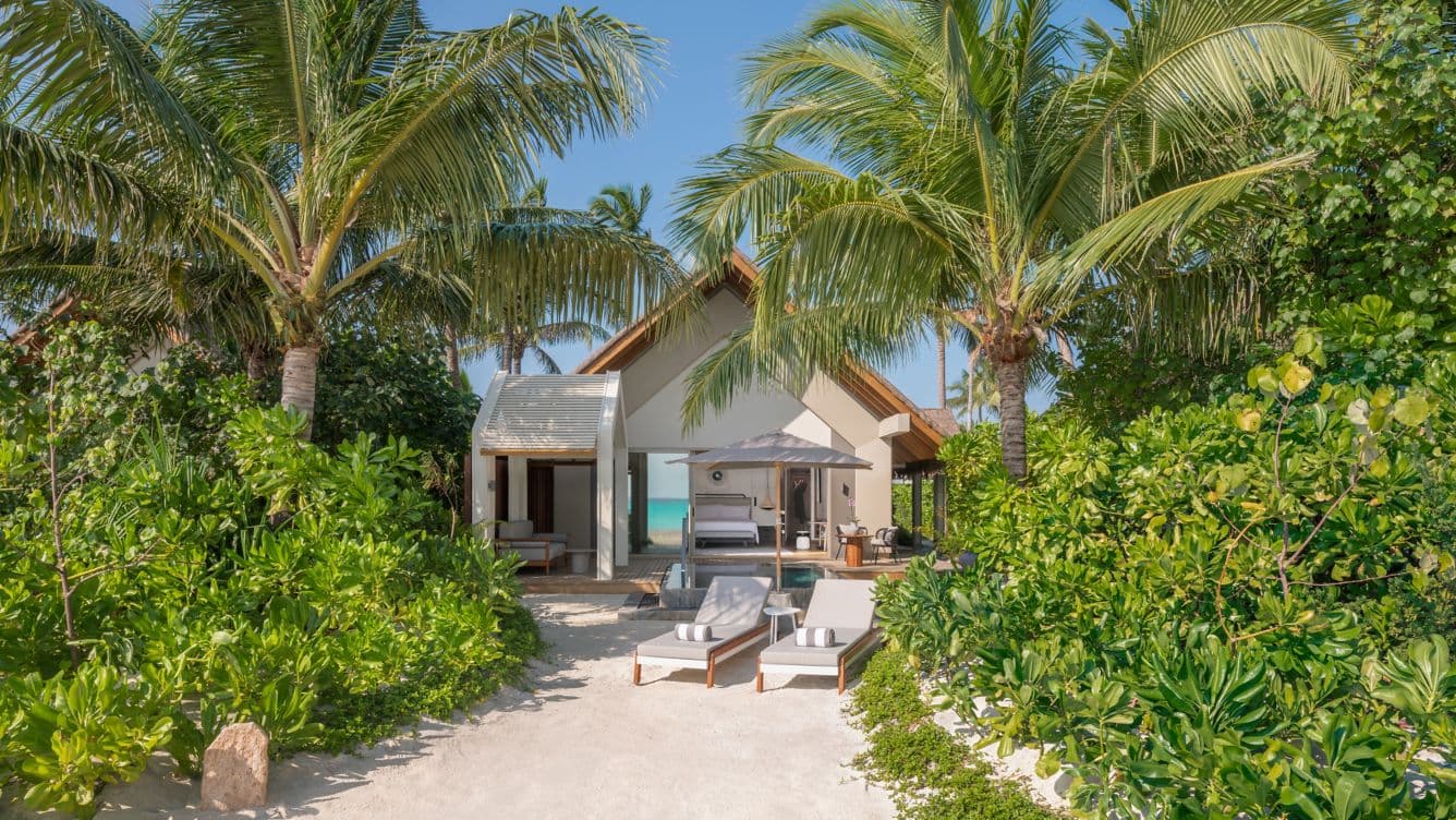 1 Bedroom Overwater Pool - Image 5