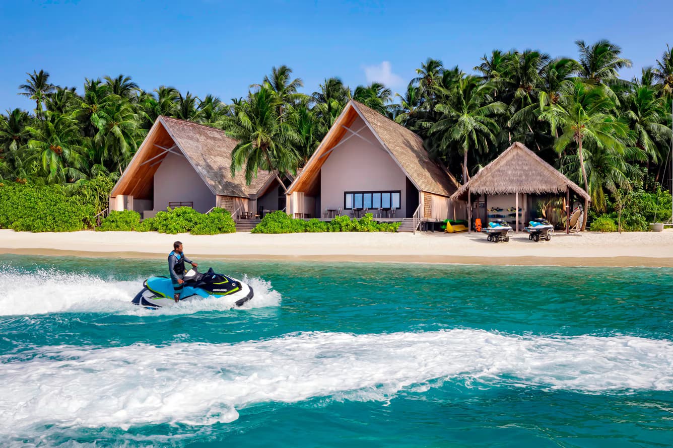 Vommuli Dive & Watersports Center