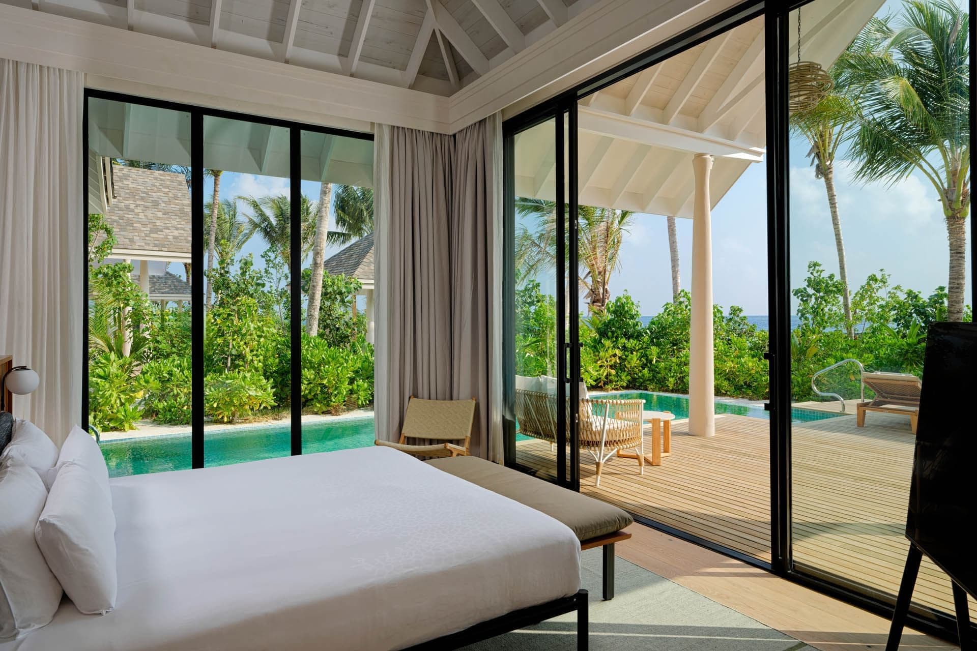 Deluxe Beach Pool Villas - Image 5