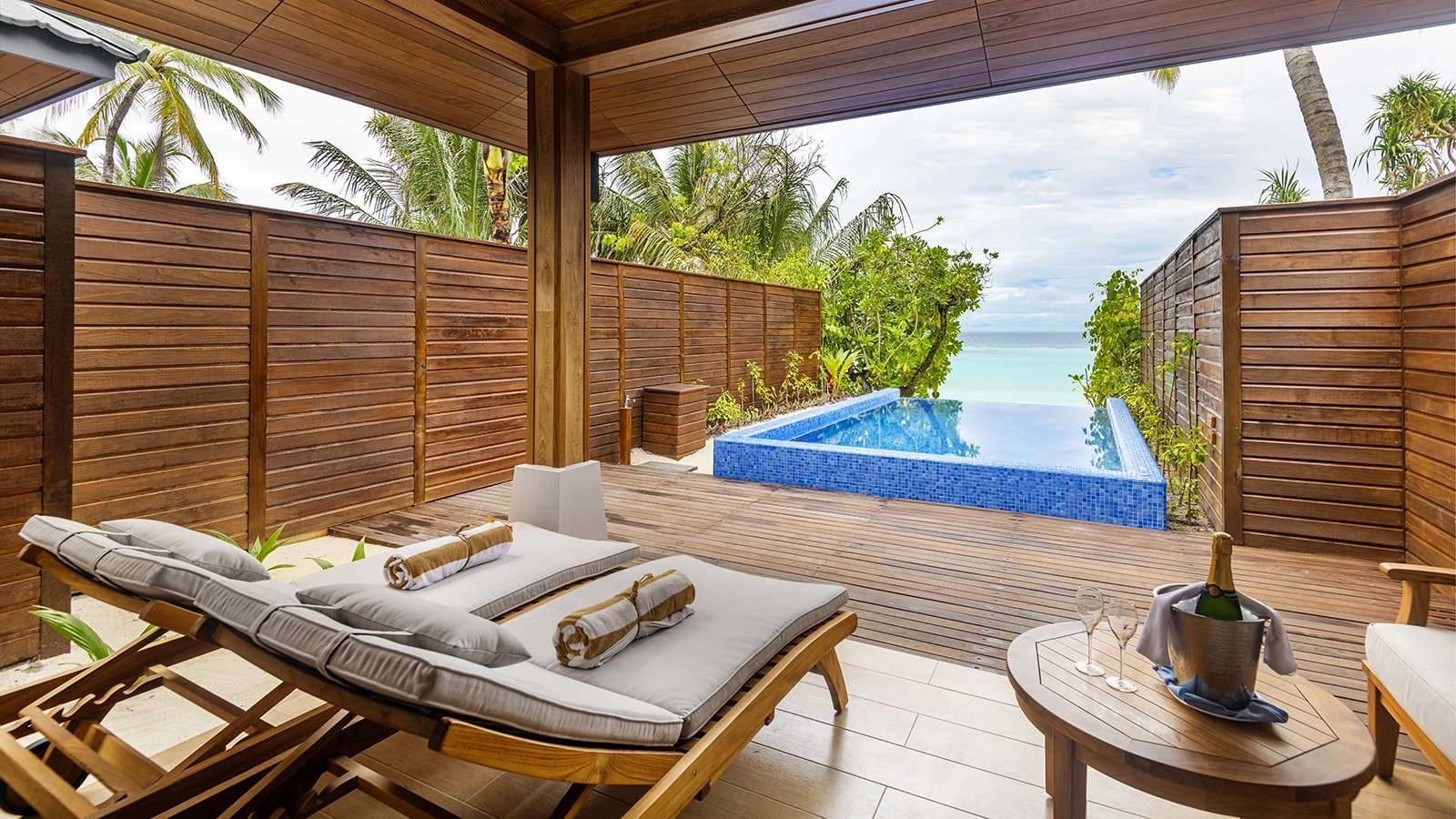 Beach Suite With Pool - Image 5