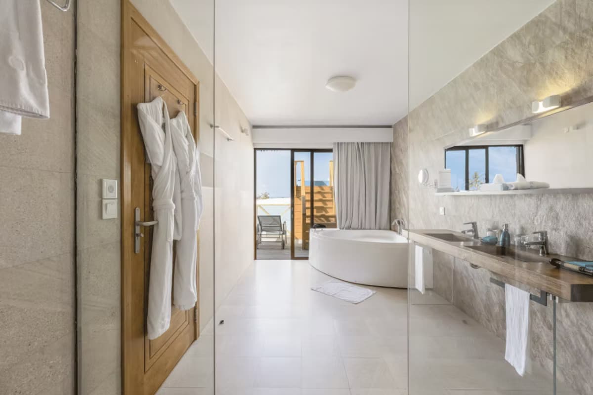 Lagoon Suite - Image 6