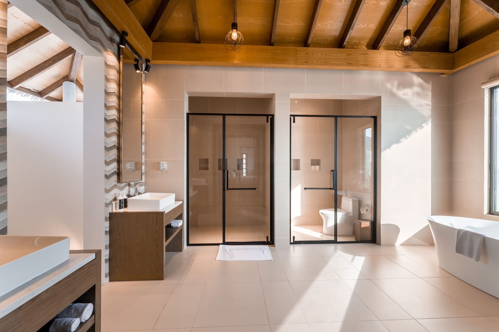 Grand Solana 2 Bedroom Beach Villa with Private Pool & Jacuzzi - Image 2
