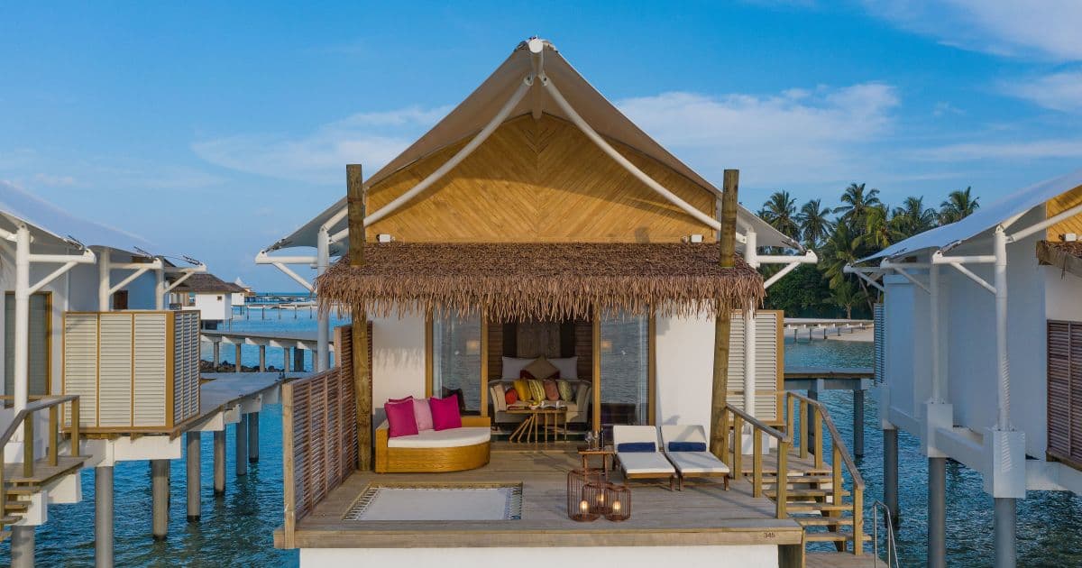 Water Bungalow - Image 7