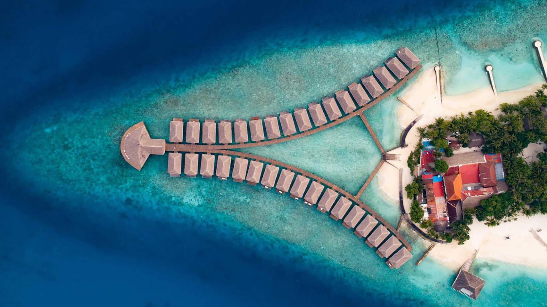 Dhiggiri Tourist Resort - 4-star resort in Vaavu Atoll featuring pristine beaches, crystal-clear lagoon, and overwater villas