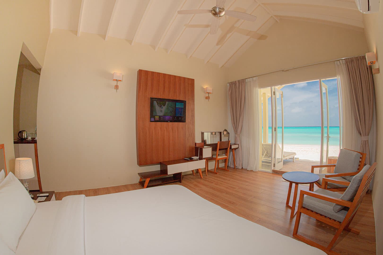 Superior Beach Bungalow