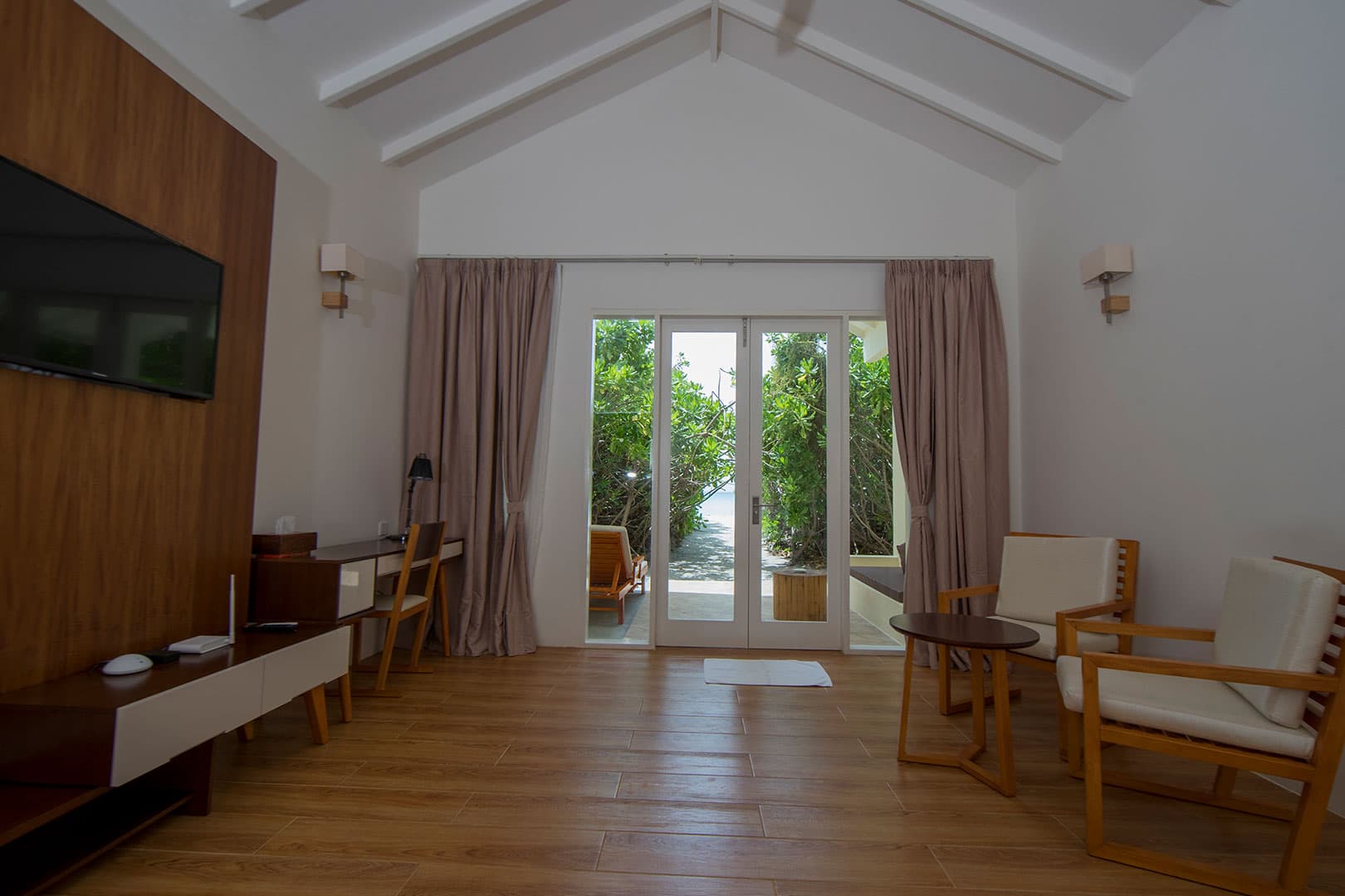 Deluxe Beach Bungalow