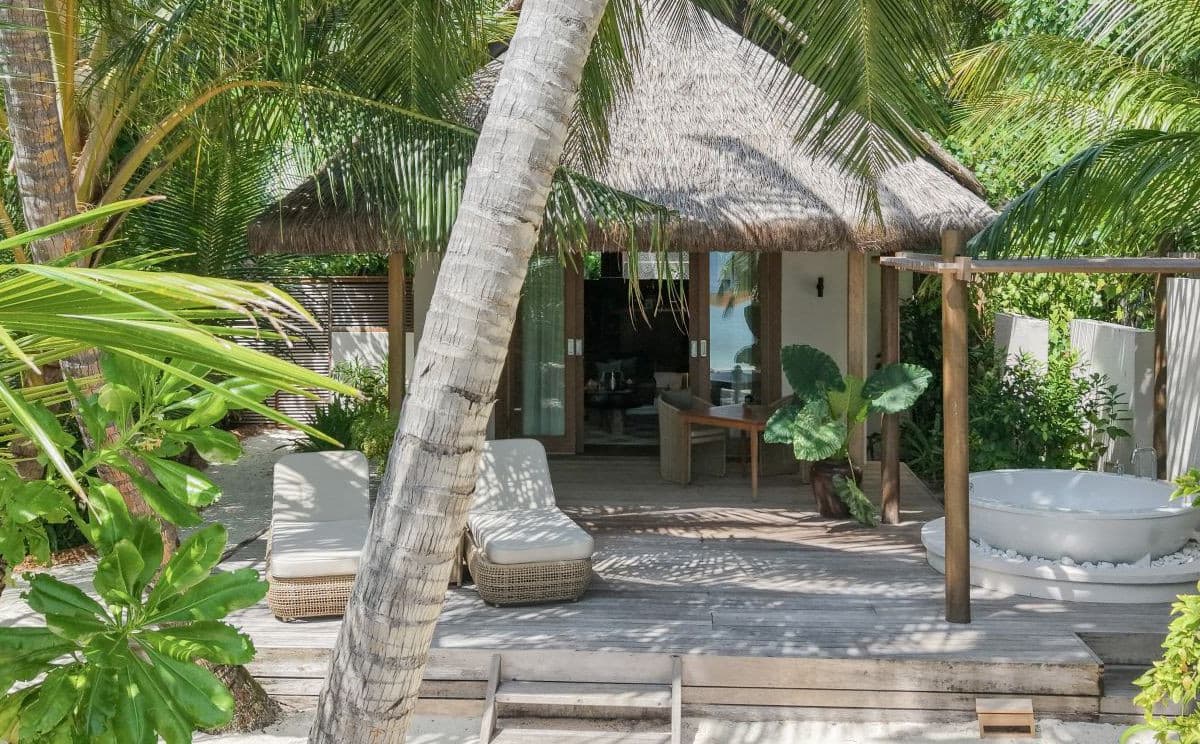 Grand Premier Beach Villa with Pool - Image 2