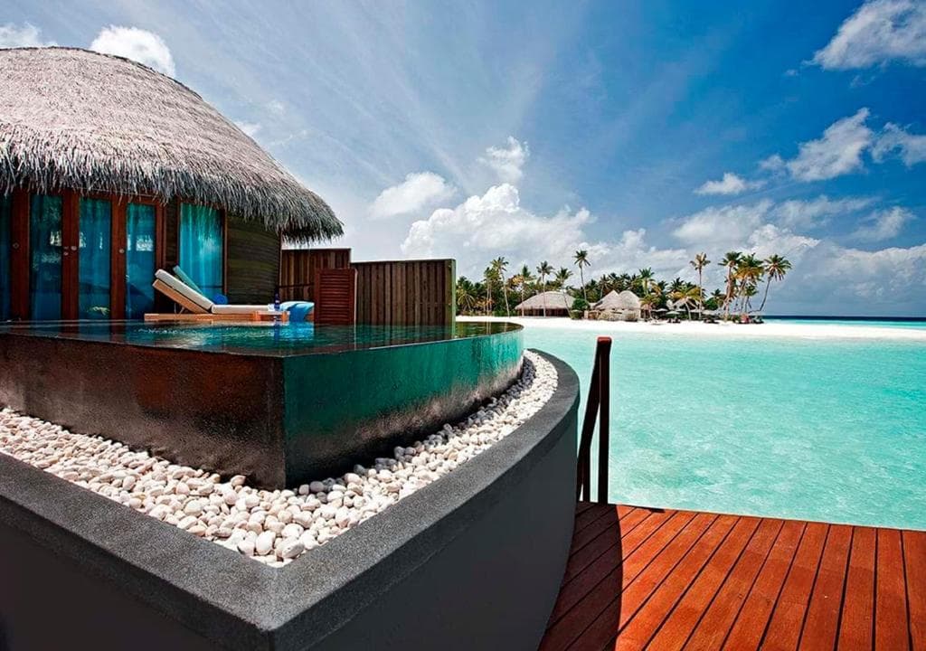 Family Water Villa - Image 2