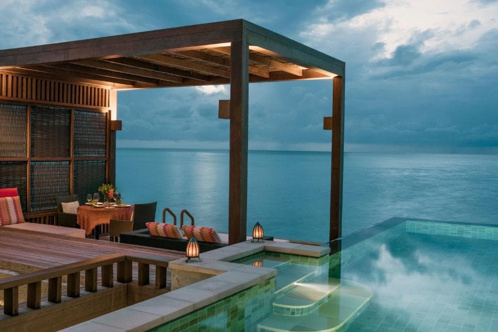 Sunset Water Villa with Pool - Image 2
