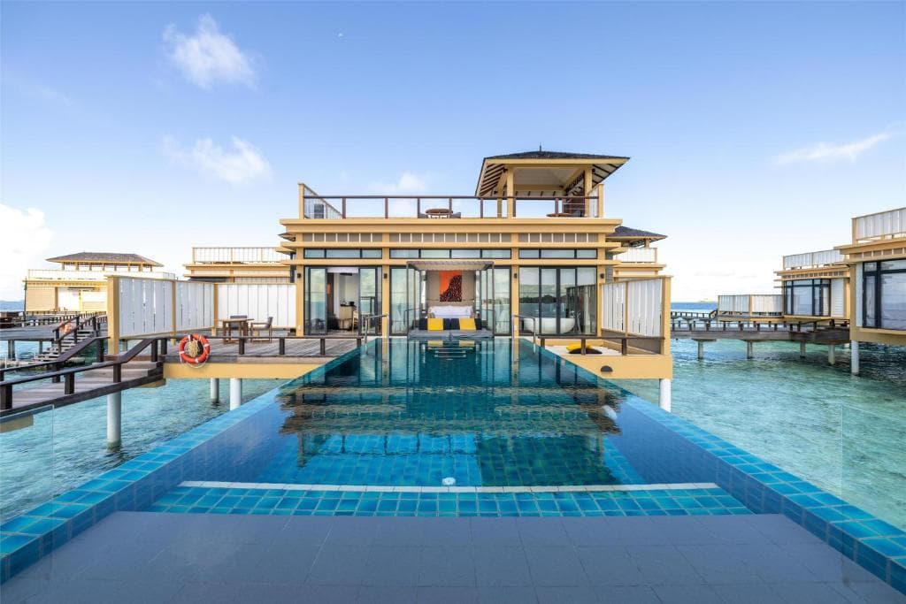 Deluxe Beachfront Pool Villa - Image 3
