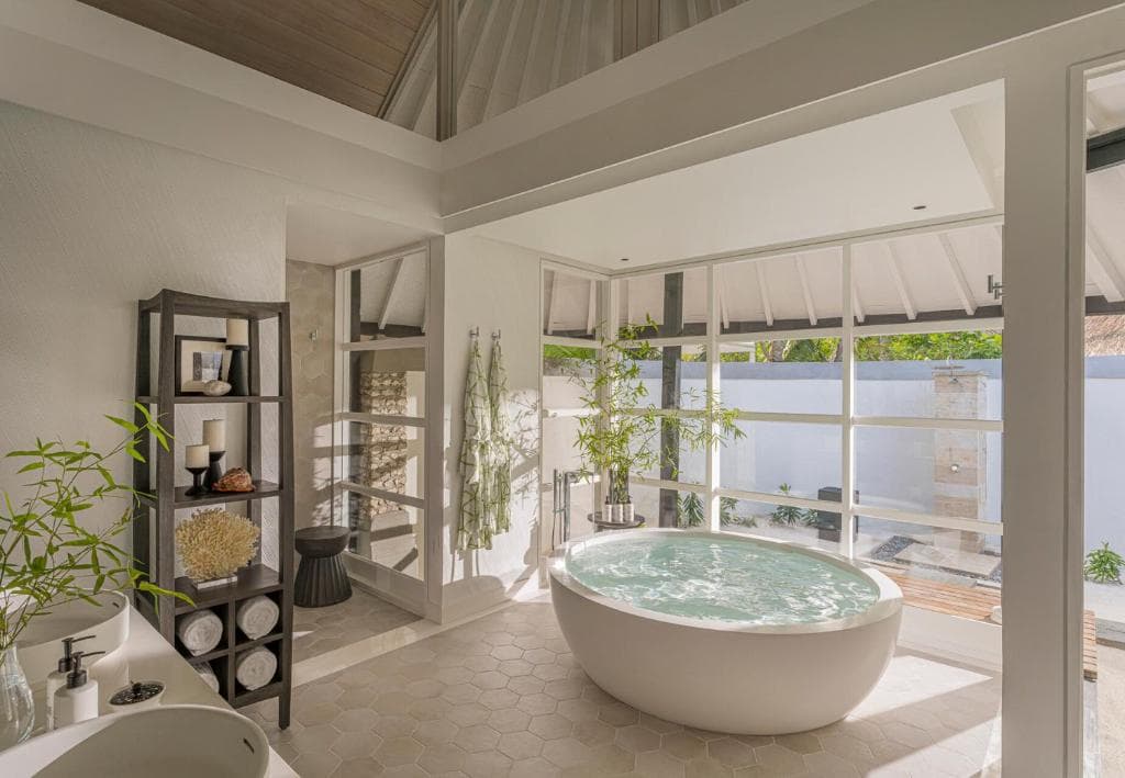Sunset Water Villa with Pool - Image 5