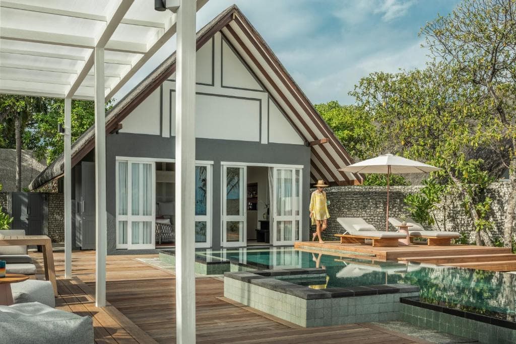 Beach Villa with Pool - Image 2