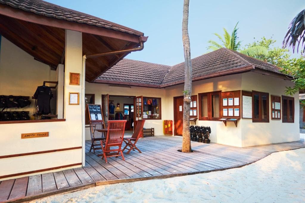 Premium Jacuzzi Beach Villa - Image 3
