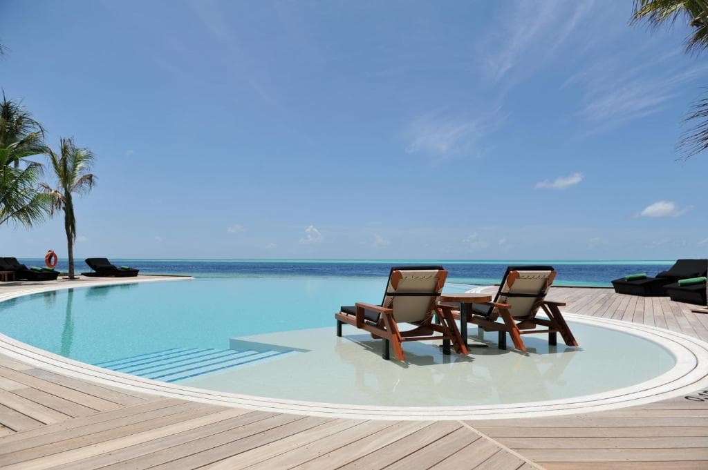 Jacuzzi Water Villa - Image 2