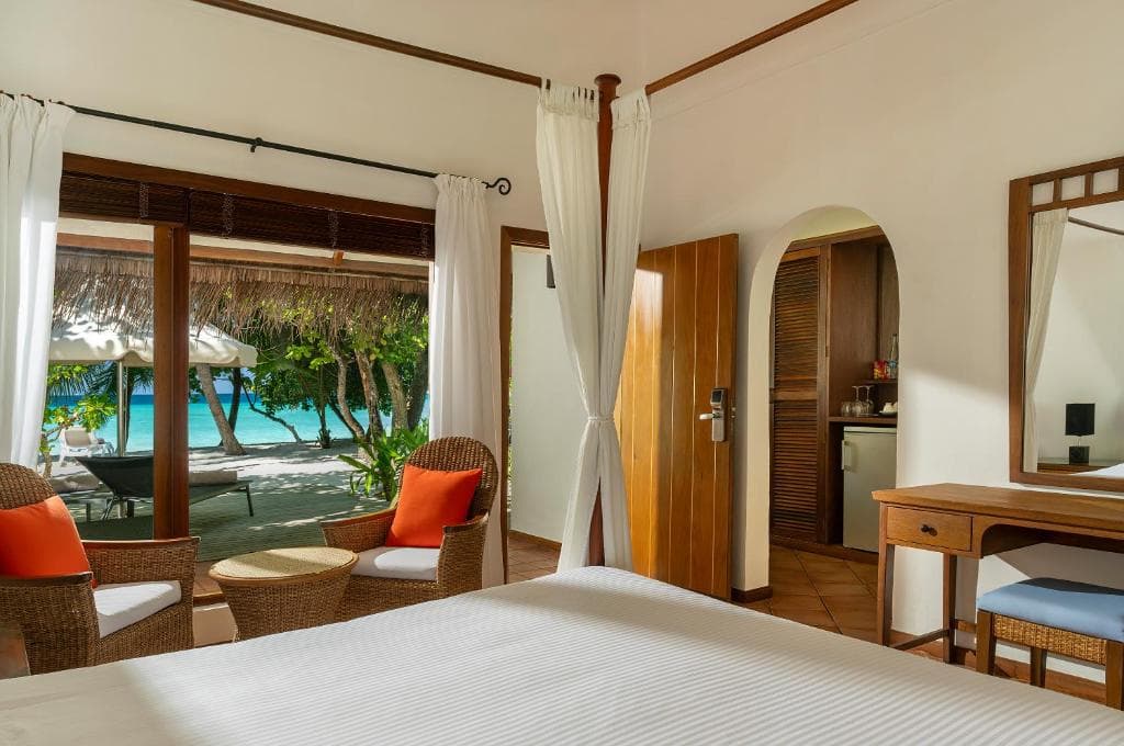 Water Bungalow with Pool