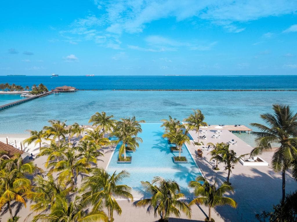One-bedroom Ocean Suite with Pool - Image 3