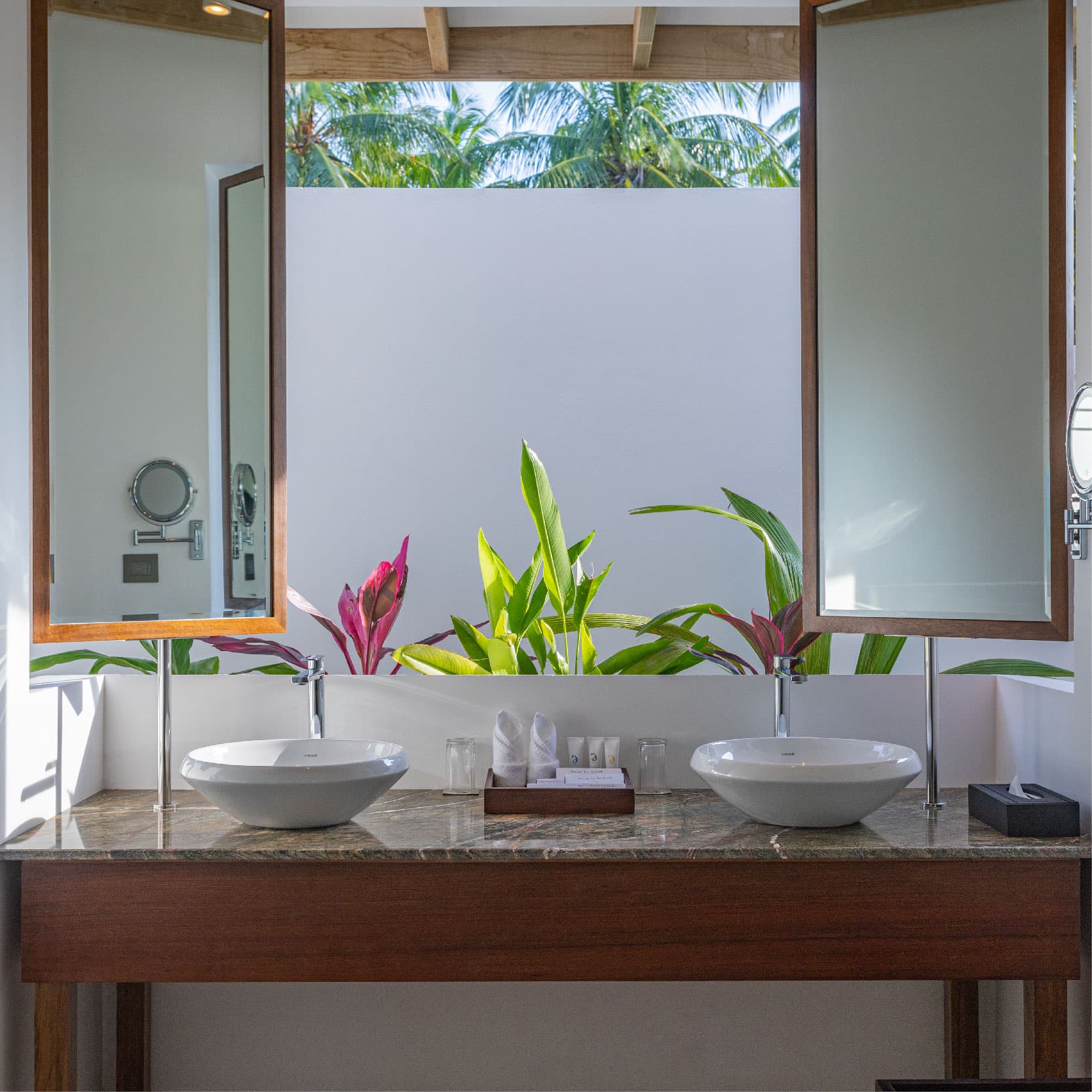 Beach Bungalow - Image 6