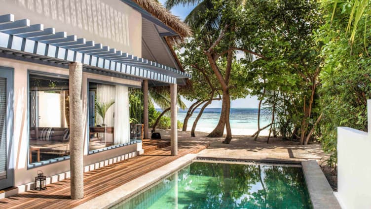 Sunset & Sunrise Beach Villas with Private Pool - Raffles Maldives Meradhoo