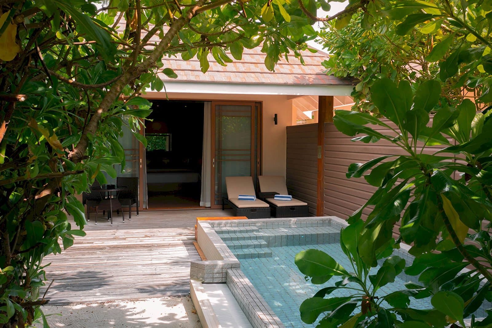 Deluxe Beach Pool Villa - Brennia Kottefaru