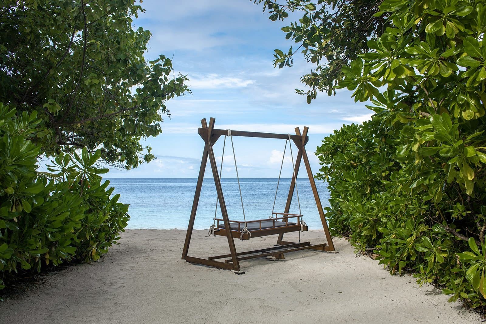 Beachfront Jet Pool Villa - Image 3