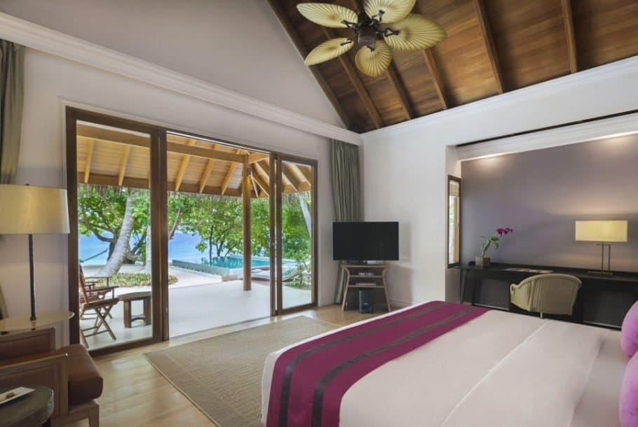 Beachfront Pool Villa - Image 2