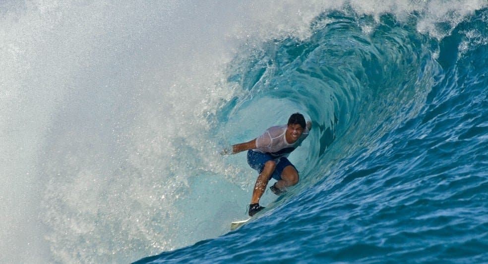 Surfing - State-of-the-art localbusiness facility at Anantara Veli Maldives Resort with luxurious tropical surroundings and premium amenities