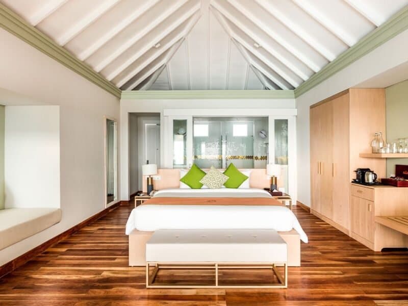 Grand Water Villa with Pool - Image 4