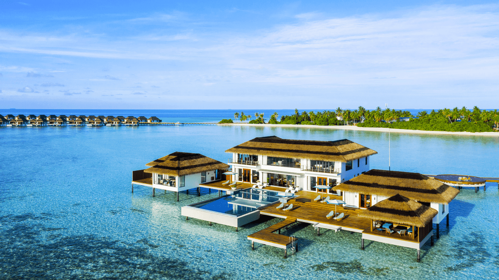 Four-Bedroom Ocean Pool Retreat