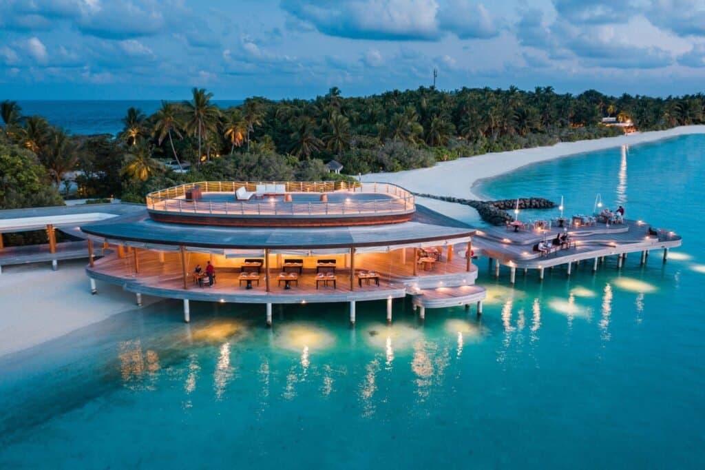 Sirru Fen Fushi Private Lagoon Resort - 5-star resort in Shaviyani Atoll featuring pristine beaches, crystal-clear lagoon, and overwater villas