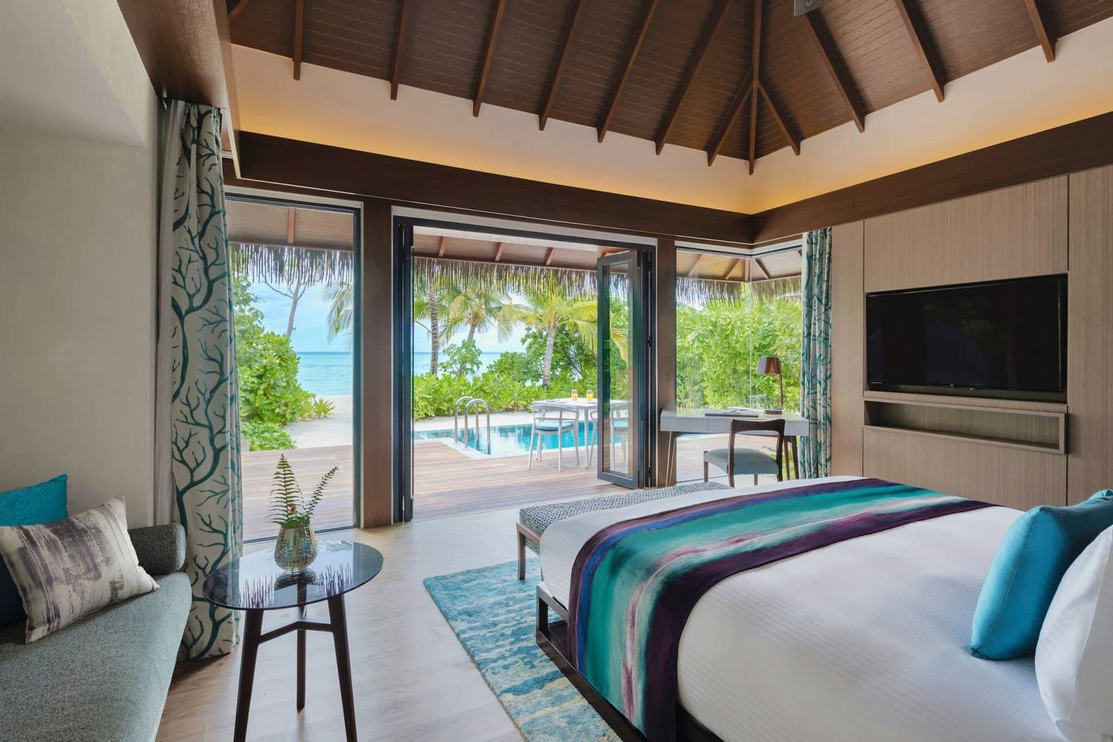 Family Beach Pool Villa