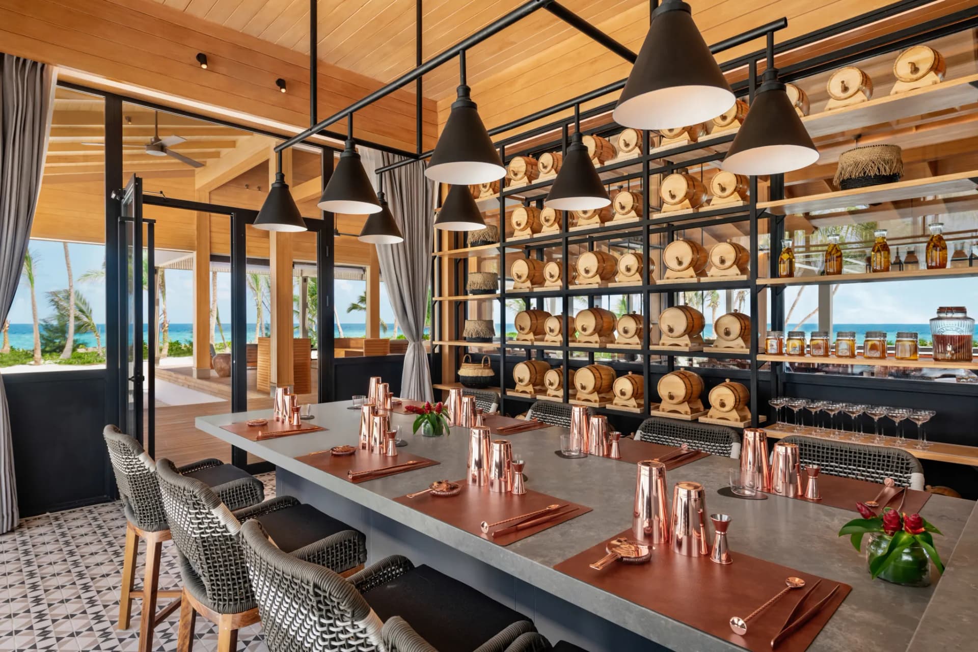 Aura Pool Bar & Cocktail Lab