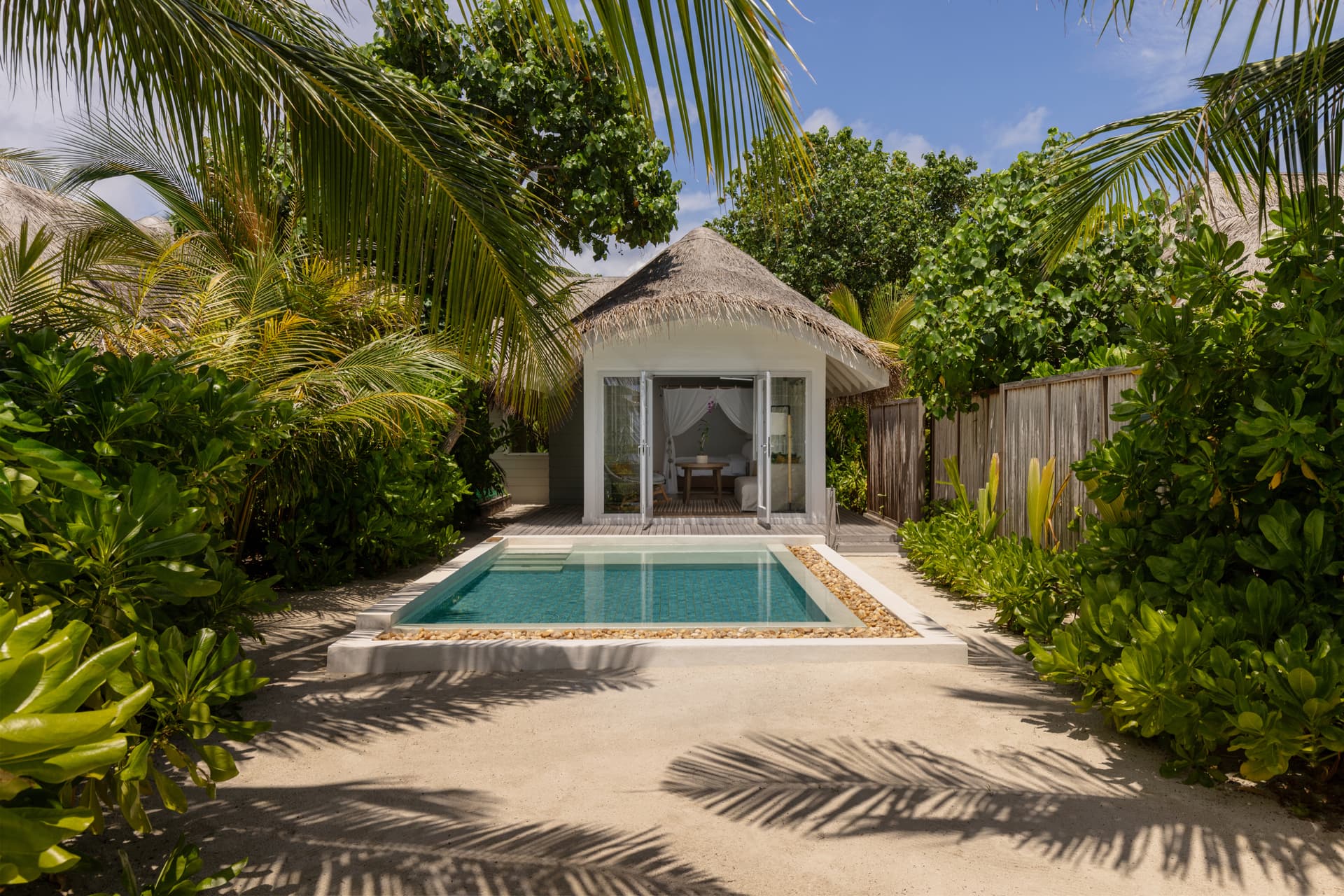 Deluxe Beach Villa With Pool