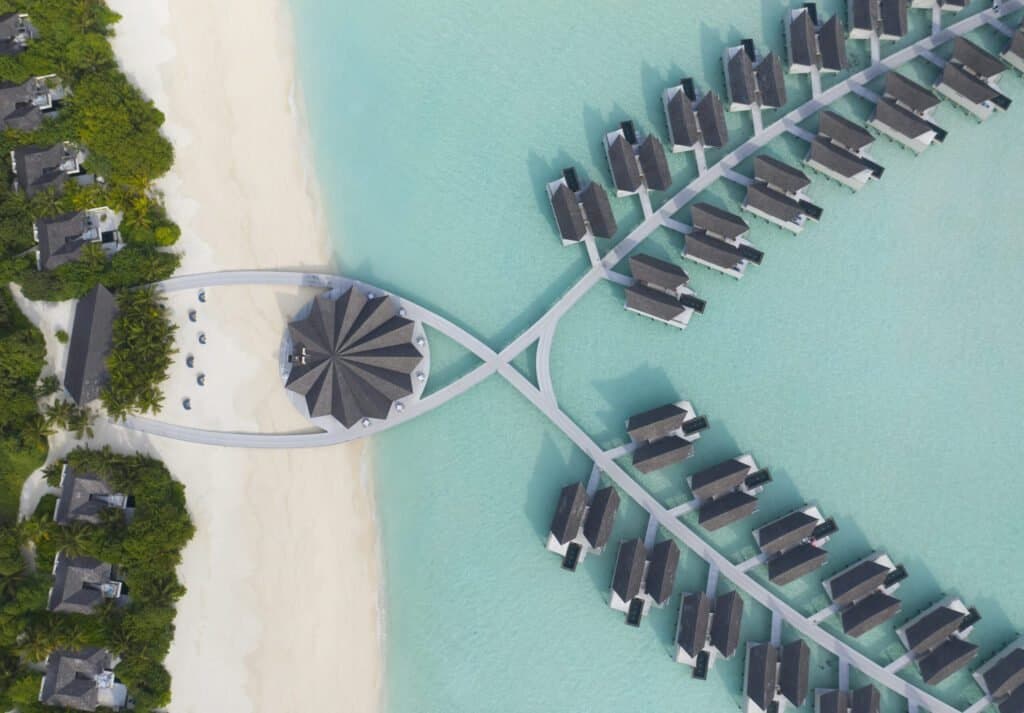 Kuredhivaru Resort & Spa Maldives - 5-star resort in Lhaviyani Atoll featuring pristine beaches, crystal-clear lagoon, and overwater villas