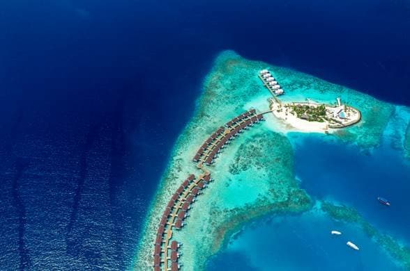 OBLU Select Sangeli - 5-star resort in North Malé (Kaafu Atoll) featuring pristine beaches, crystal-clear lagoon, and overwater villas
