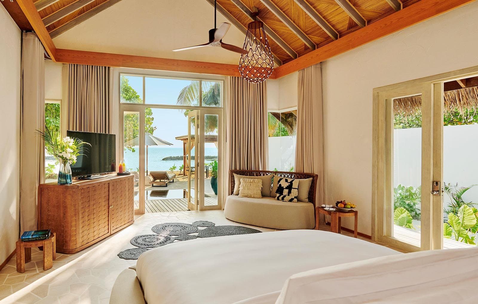 Beach Sunrise Villa with Private Pool - Sirru Fen Fushi