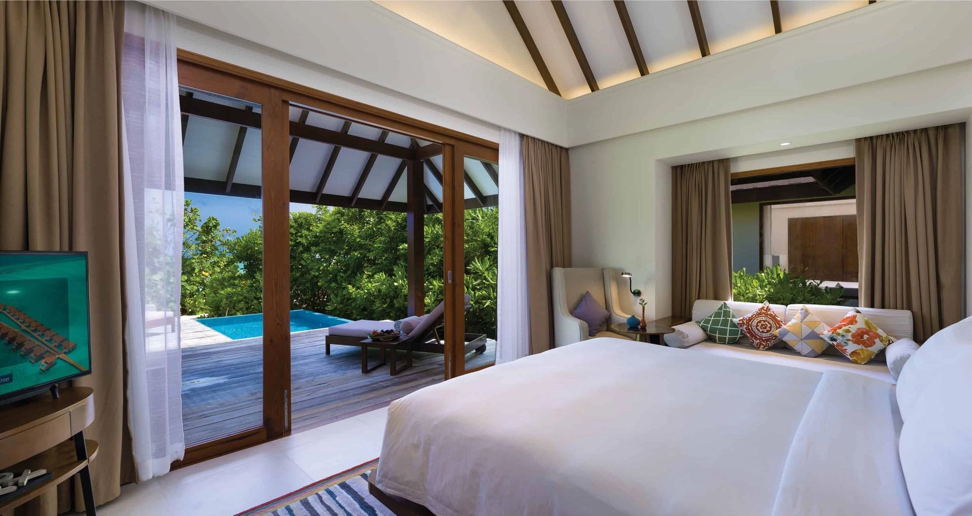 Two Bedroom Beach Villa With Pool - Image 2