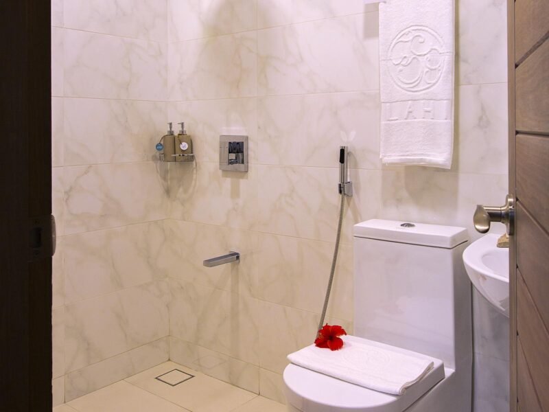 Malahini Kuda Bandos Resort - Image 3