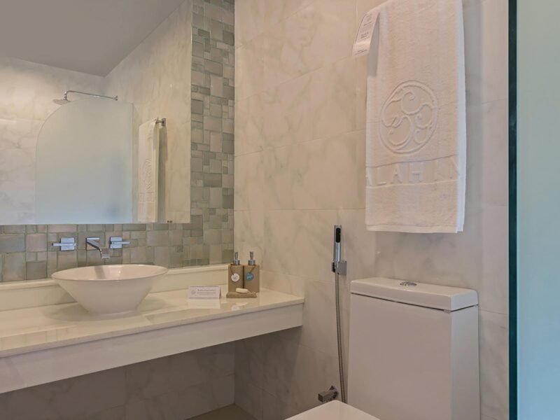 Malahini Kuda Bandos Resort - Image 6