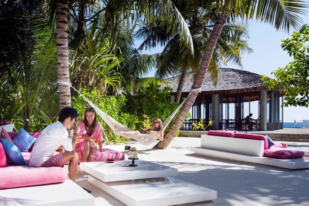 OUTRIGGER Maldives Maafushivaru - Image 10