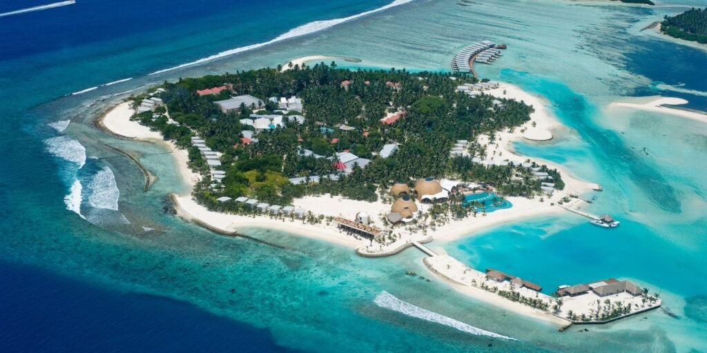 Holiday Inn Resort Kandooma Maldives - Image 2