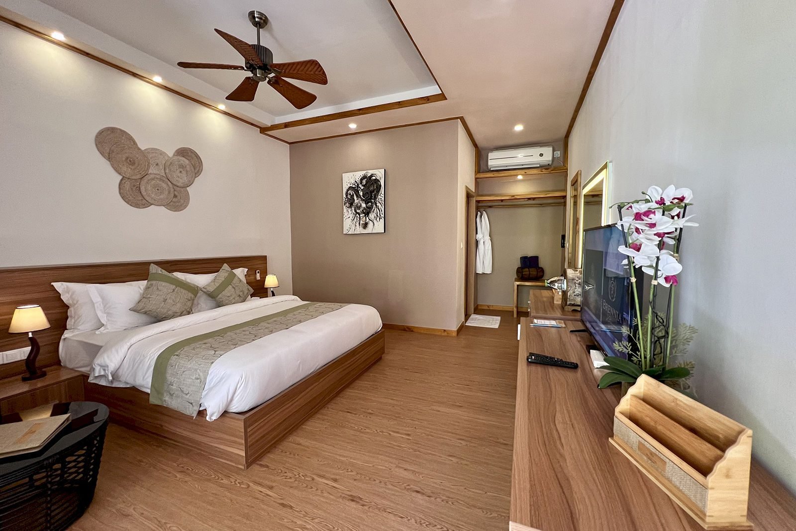 Bougain Villa - Brennia Kottefaru