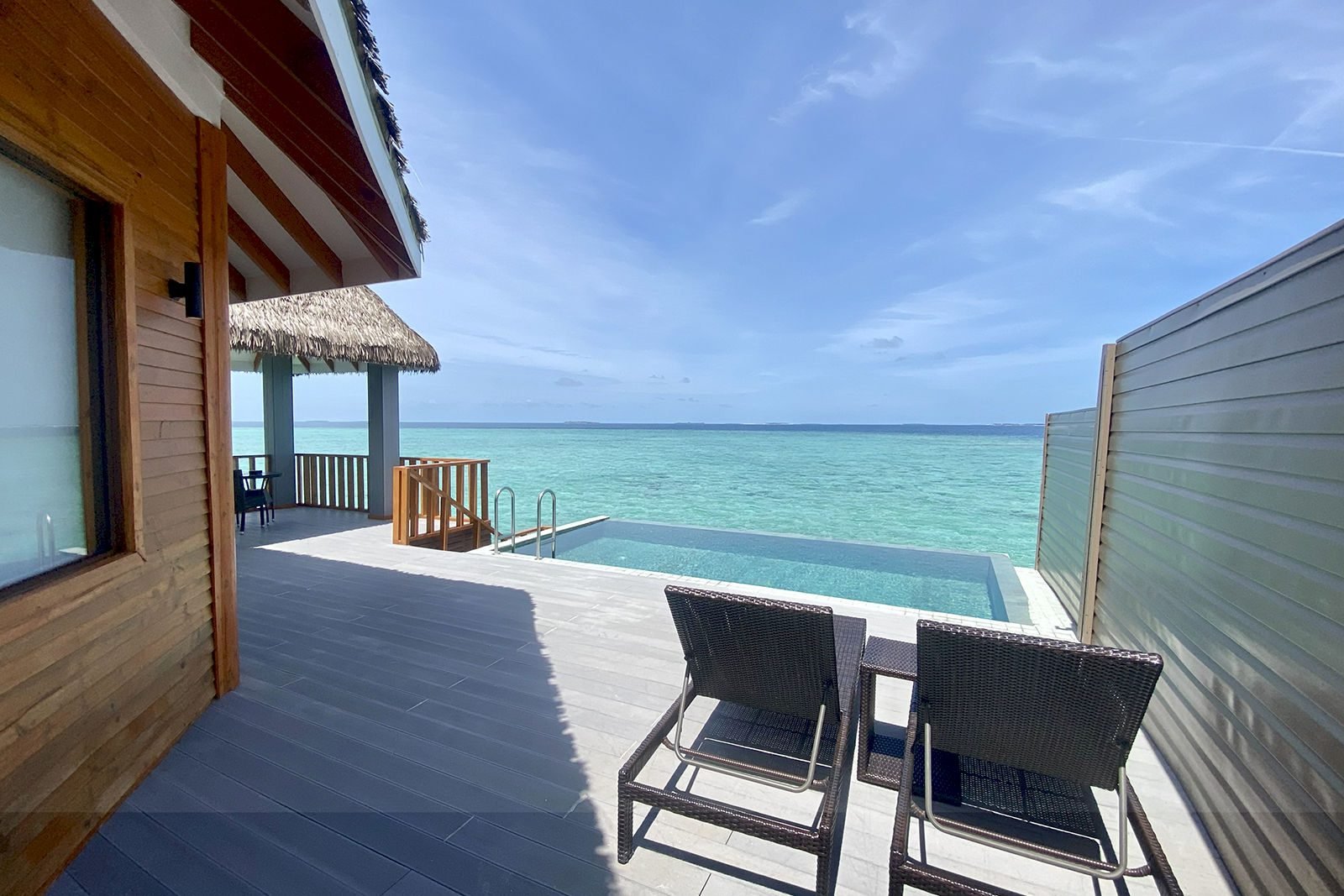 Over Water Suite with Pool - Brennia Kottefaru