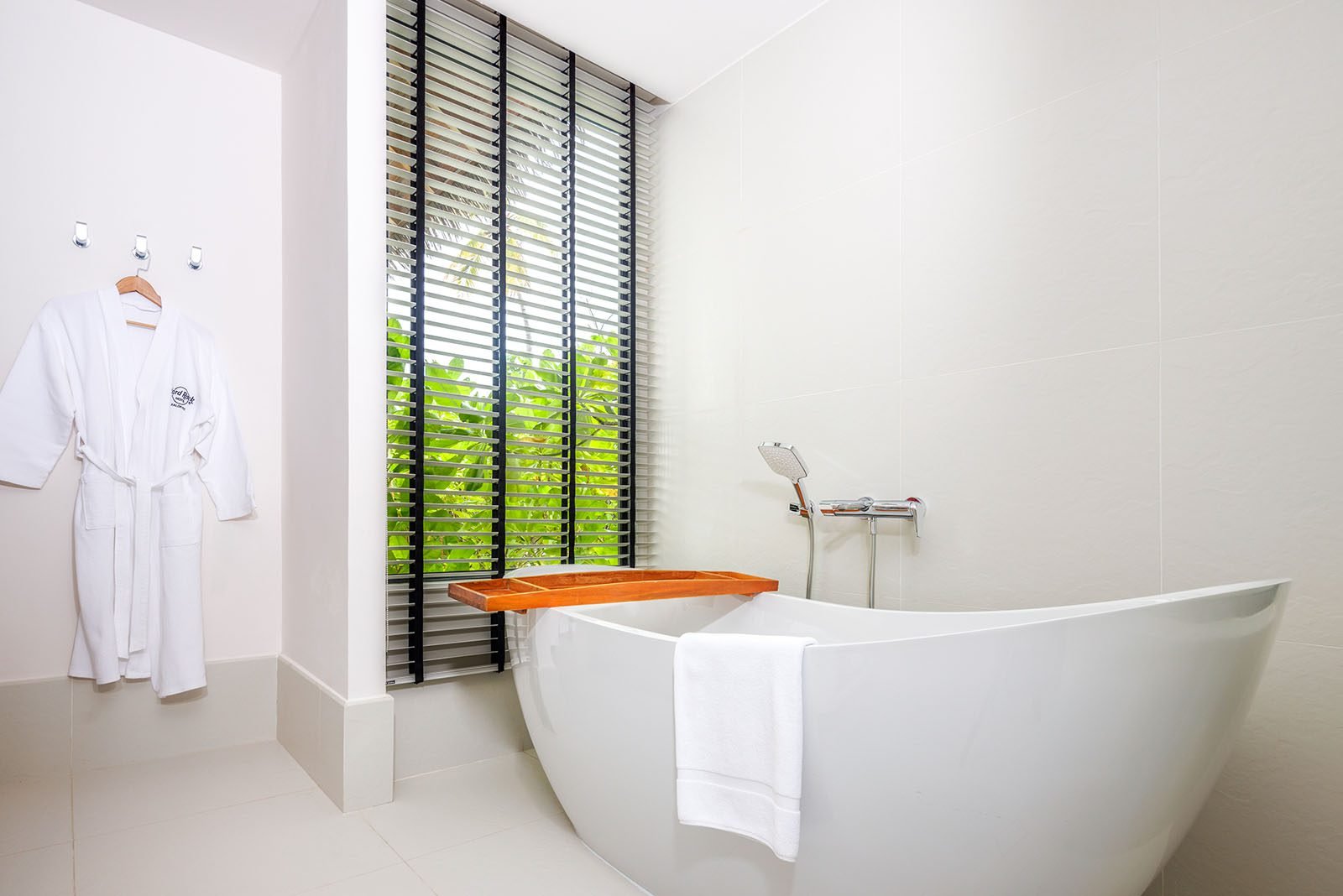 Gold Beach Villa - Hard Rock Hotel Maldives - Image 3