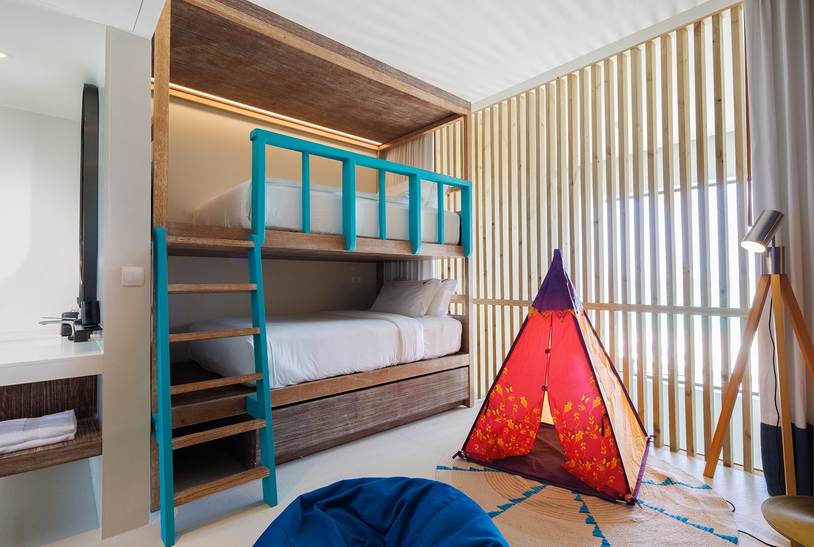 Silver Family Suite (Duplex) - Hard Rock Hotel Maldives - Image 3