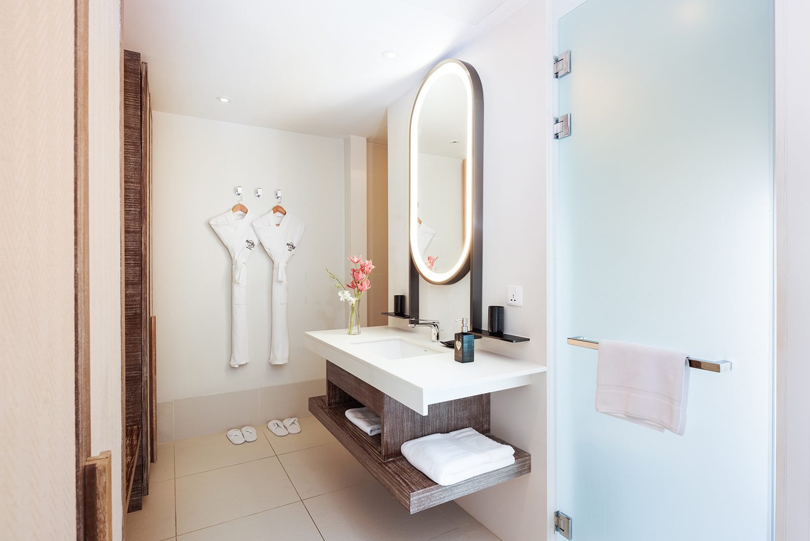 Silver Beach Studio - Hard Rock Hotel Maldives - Image 2