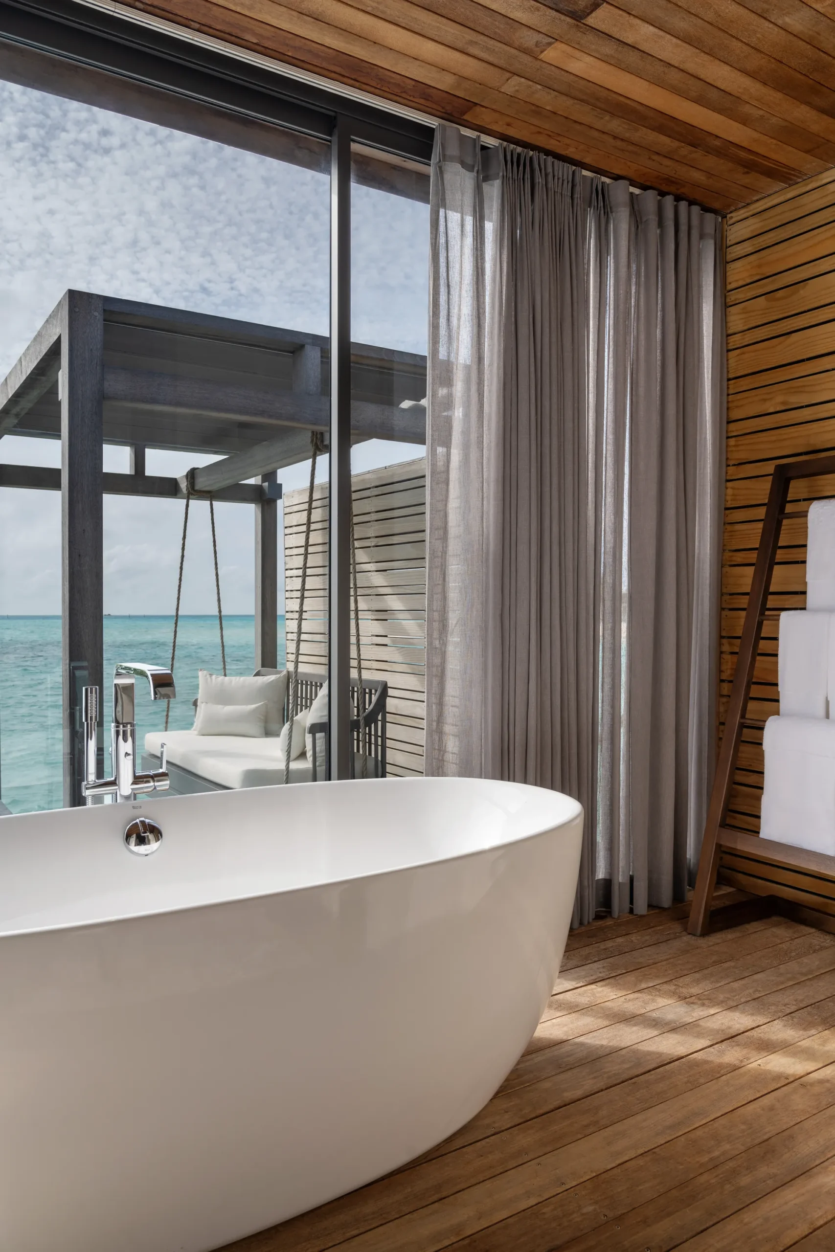 Aqua Pool Villa - Madifushi Private Island