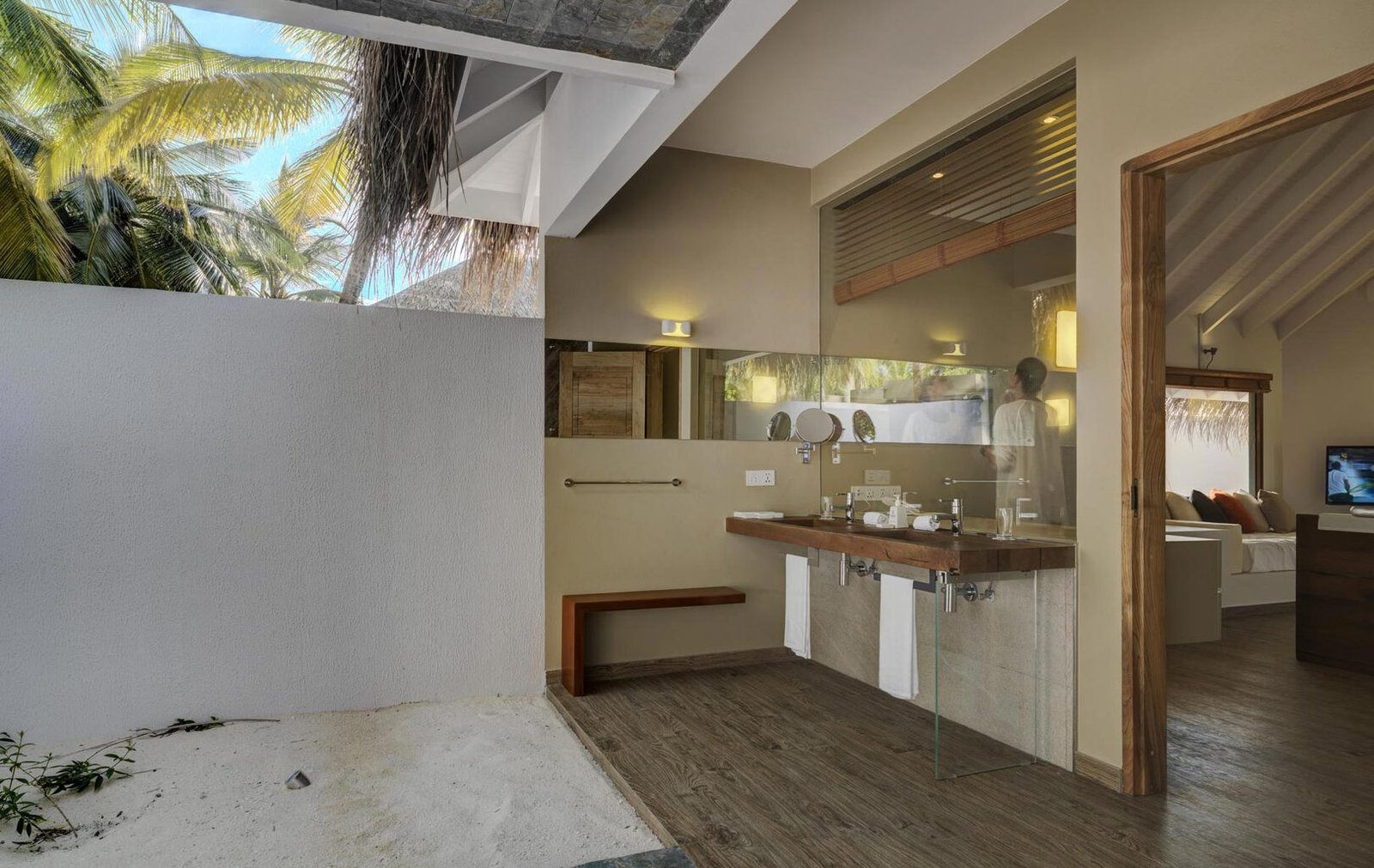 Beach Suite with Pool - Cocoon Maldives - Image 3