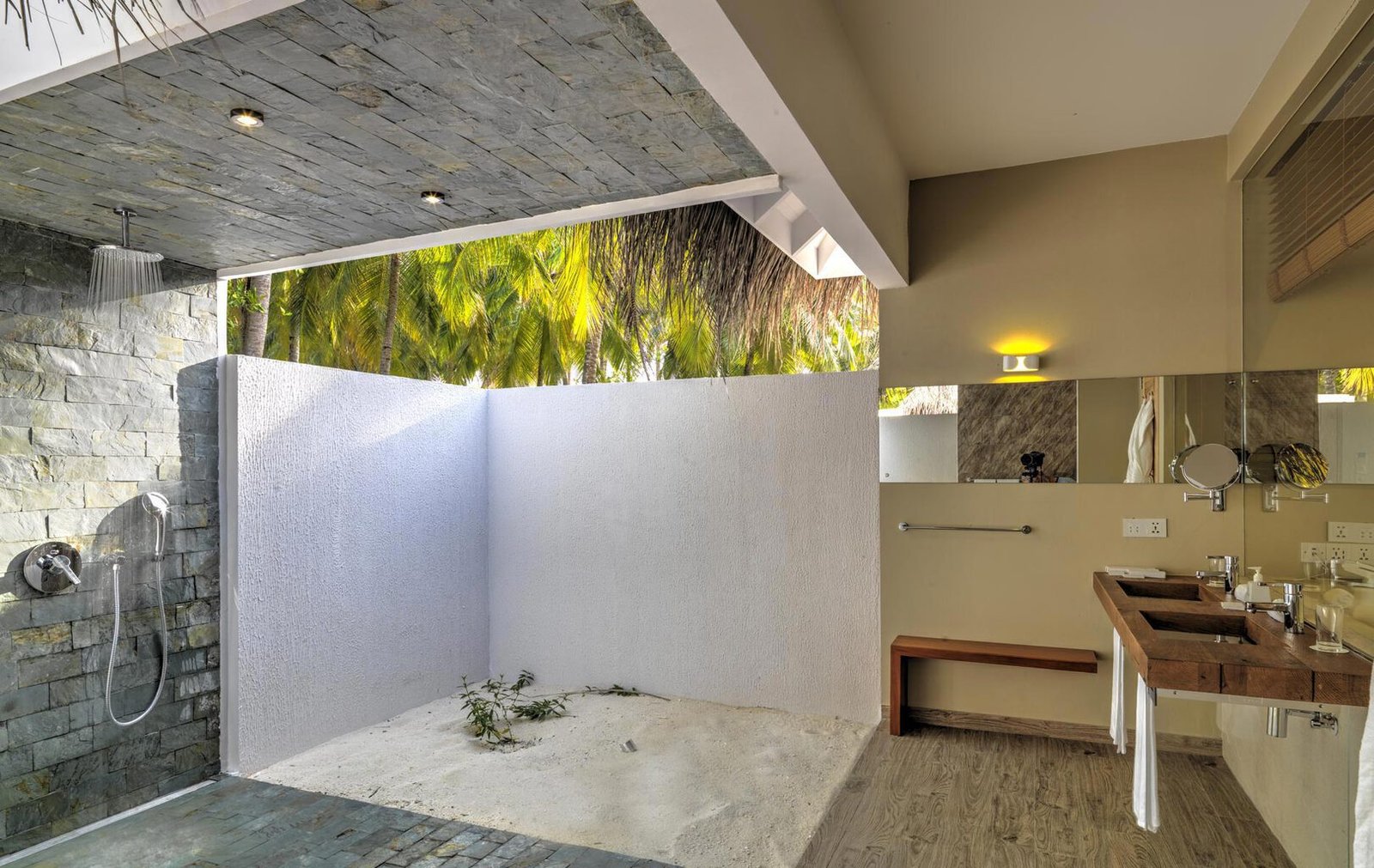 Beach Suite with Pool - Cocoon Maldives - Image 4