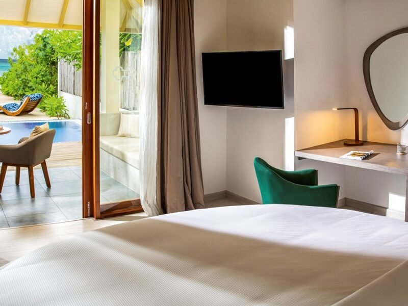 Romantic Beach Villa with Pool - Sun Siyam Olhuveli - Image 2