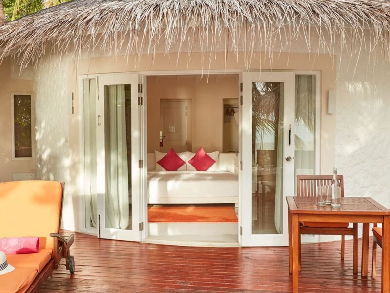 Jacuzzi Deluxe Beach Villa - Sun Siyam Vilu Reef - Image 3